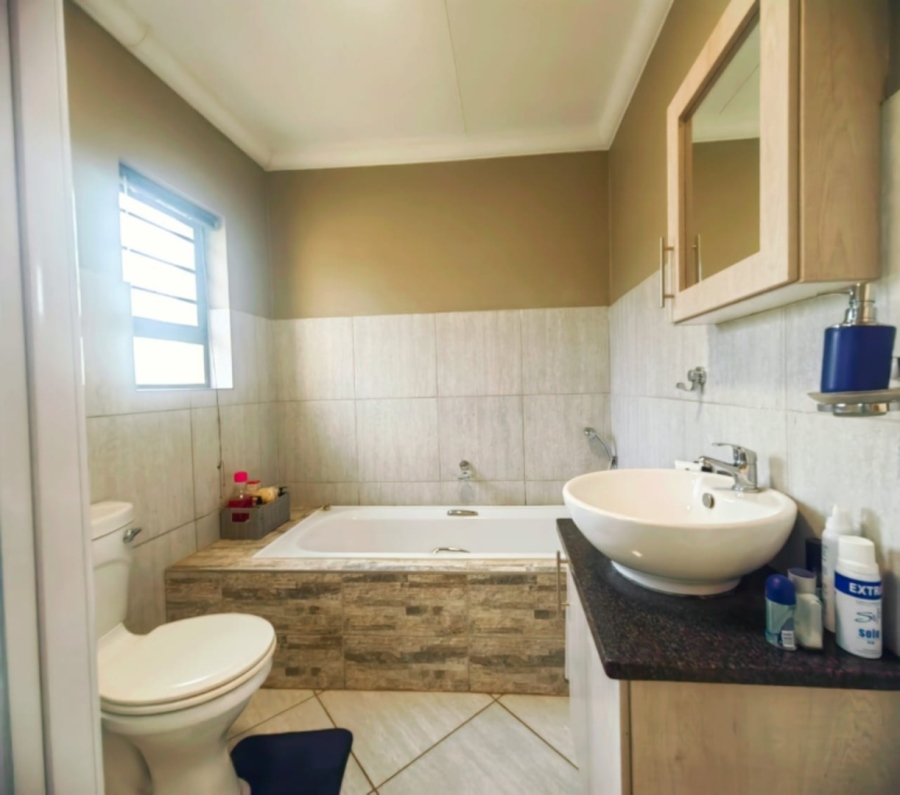 3 Bedroom Property for Sale in Grimbeeck Park North West